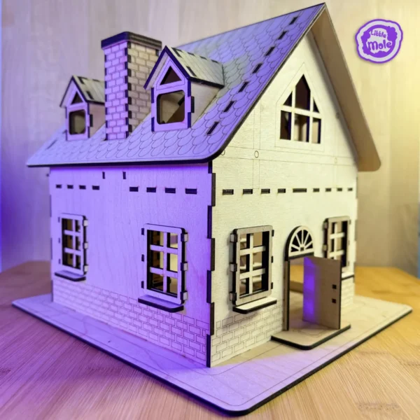 ALT: Drewniany domek DIY Domek ze sklejki do samodzielnego złożenia – 2 piętra, kominek i balkon
